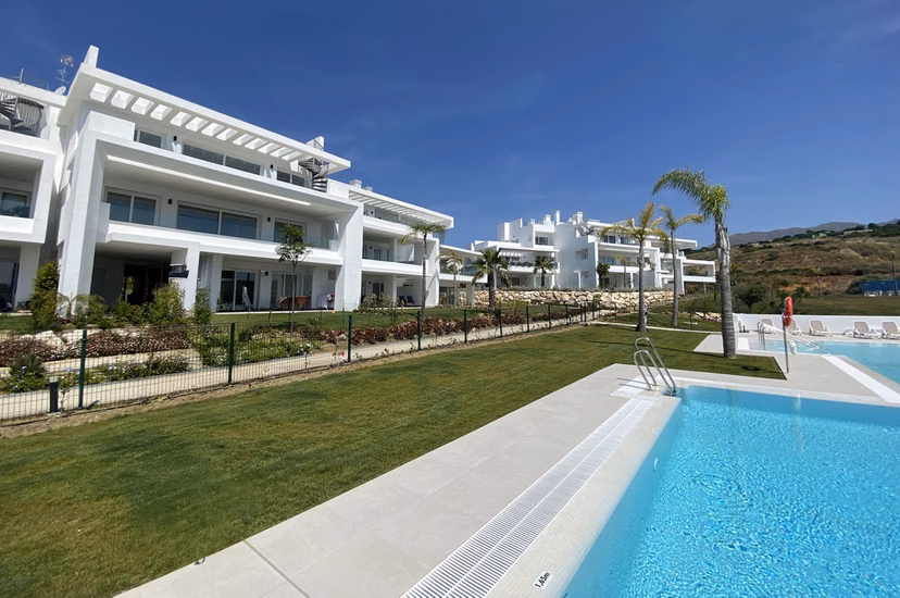 Alcazaba Lagoon IV in Casares — photo 3
