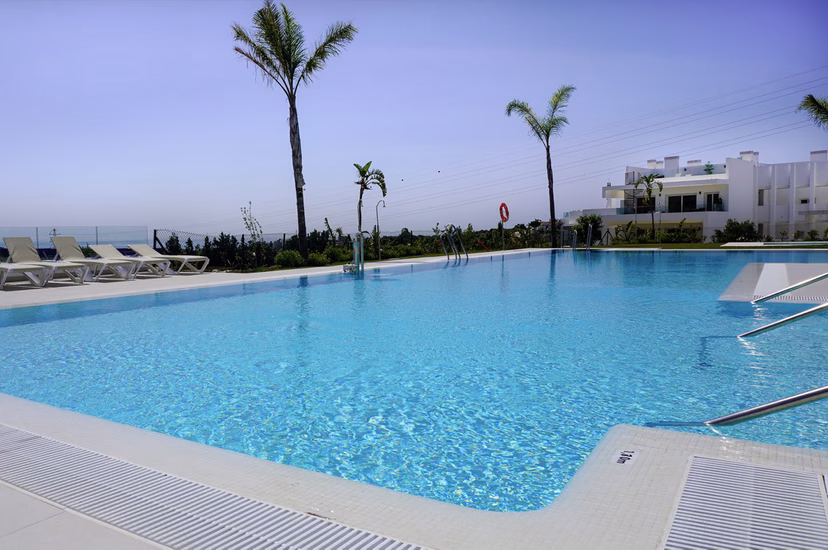 Alcazaba Lagoon IV in Casares — photo 4