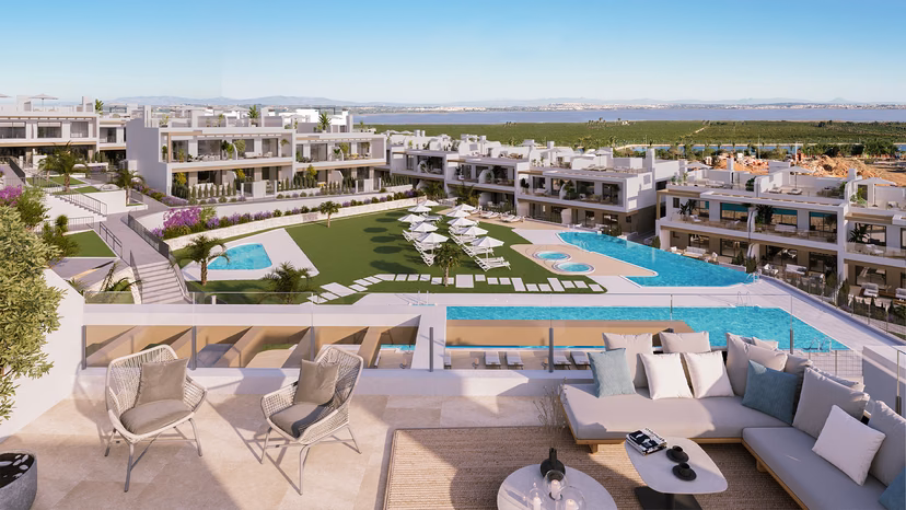 Coronella Living in Torrevieja — photo 3